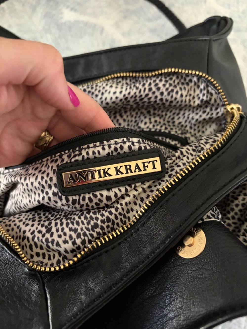 Handbag - Picture 5 of 6